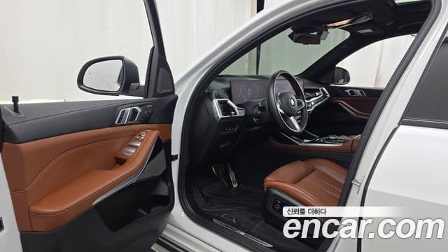 BMW X7 2024 — Photo 27/35