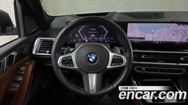 BMW X7 2024 — Photo 33/35