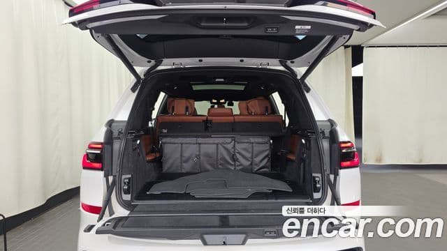 BMW X7 2024 — Photo 21/35