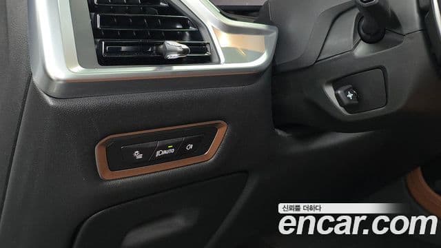 BMW X7 2024 — Photo 10/35