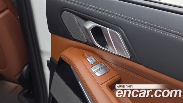 BMW X7 2024 — Photo 19/35