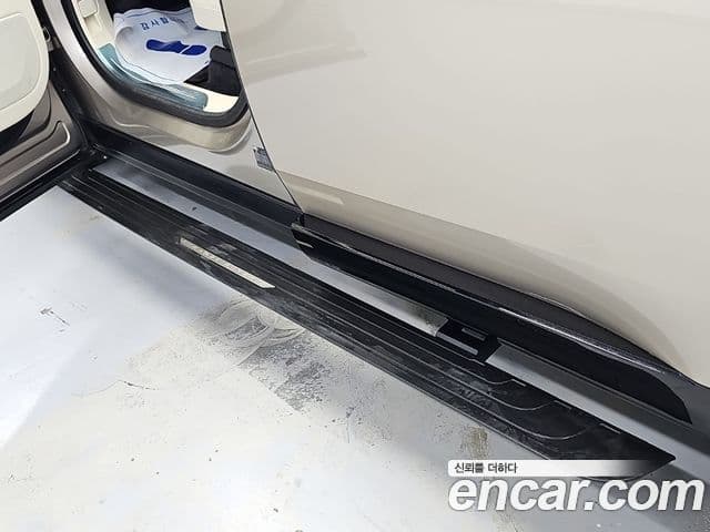 Land Rover Range Rover 2023 — ფოტო 18/18