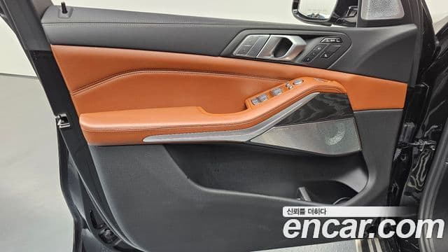 BMW X7 2021 — Photo 12/39
