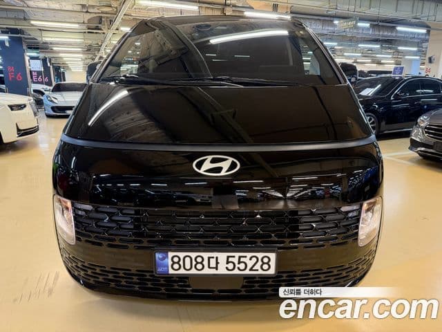 Hyundai Staria 2025 — Фото 2/15