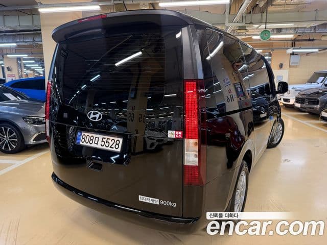 Hyundai Staria 2025 — Фото 4/15
