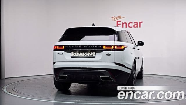 Land Rover Range Rover Velar 2018 — Photo 26/35