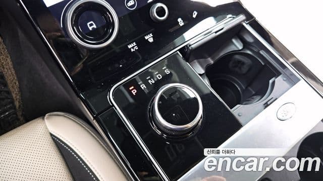 Land Rover Range Rover Velar 2018 — Photo 35/35