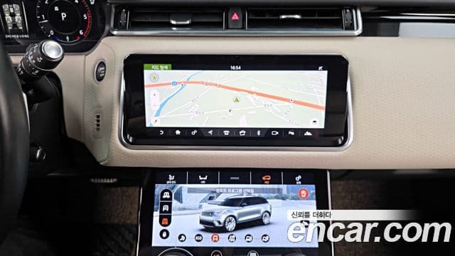 Land Rover Range Rover Velar 2018 — Photo 17/35