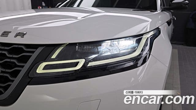 Land Rover Range Rover Velar 2018 — Photo 2/35