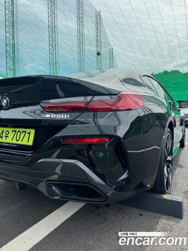 BMW 8 Series 2024 — Photo 9/13