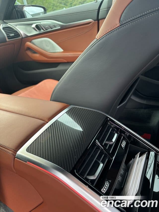 BMW 8 Series 2024 — Photo 2/13