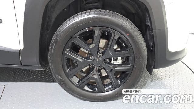 Jeep Renegade 2023 — ფოტო 6/33