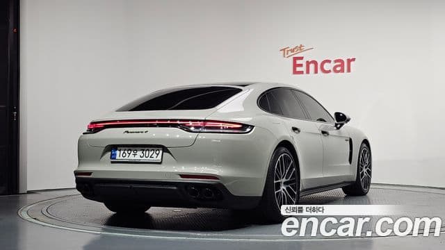 Porsche Panamera 2023 — Photo 5/34