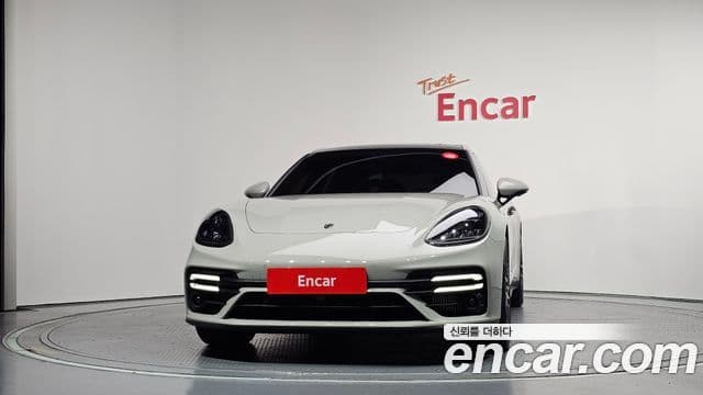 Porsche Panamera 2023 — Photo 25/34