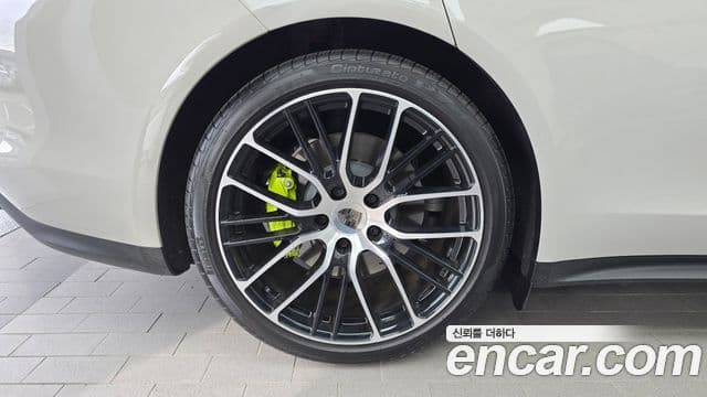 Porsche Panamera 2023 — Photo 10/34