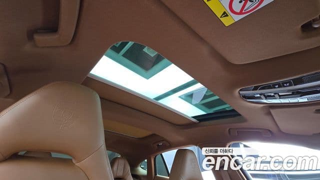 Porsche Panamera 2023 — Photo 29/34