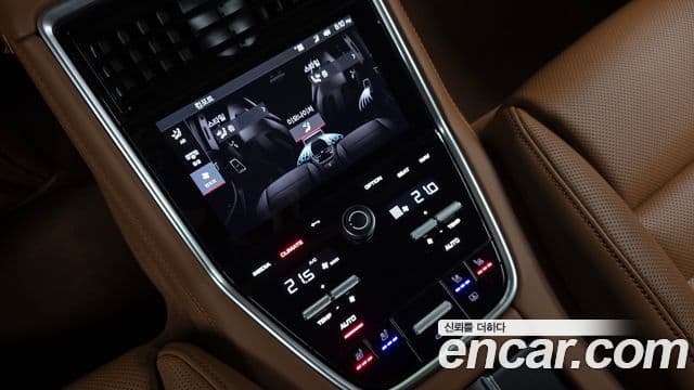 Porsche Panamera 2023 — Photo 30/34