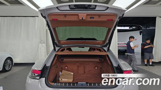 Porsche Panamera 2023 — Photo 34/34
