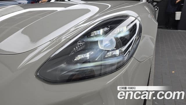 Porsche Panamera 2023 — Photo 24/34