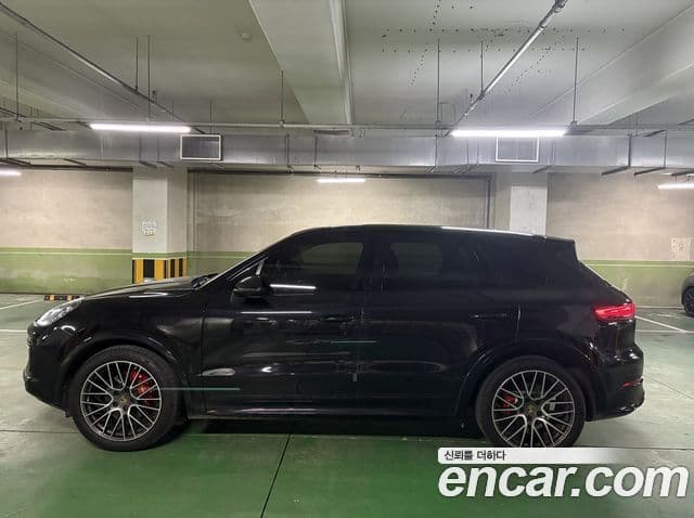 Porsche Cayenne 2019 — ფოტო 3/18