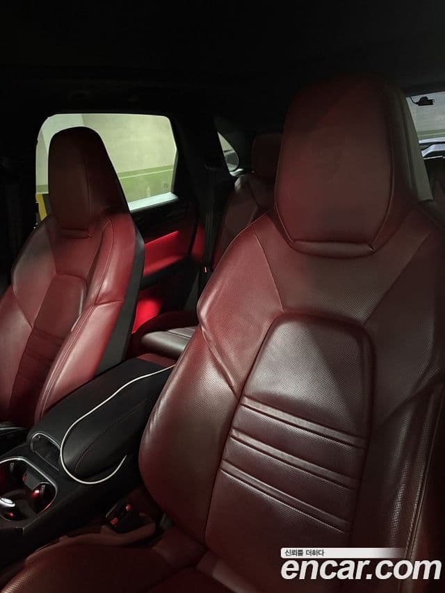 Porsche Cayenne 2019 — ფოტო 6/18