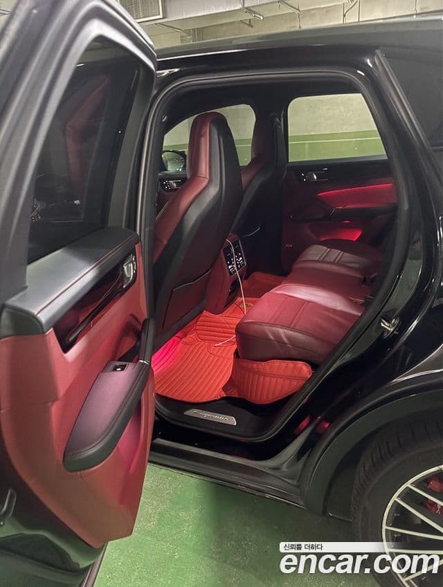 Porsche Cayenne 2019 — ფოტო 10/18
