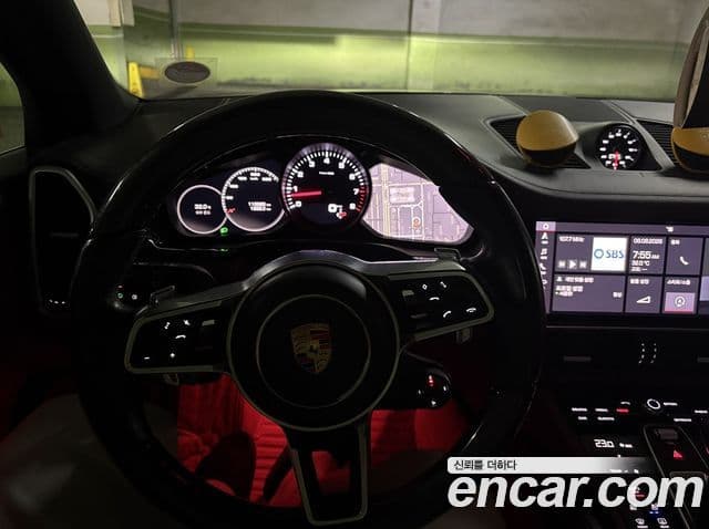 Porsche Cayenne 2019 — ფოტო 14/18