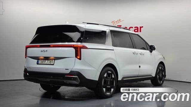 Kia Carnival 2024 — Photo 5/33