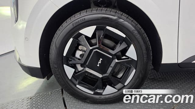 Kia Carnival 2024 — Photo 2/33