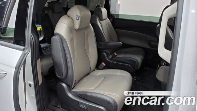 Kia Carnival 2024 — Photo 28/33