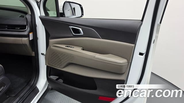 Kia Carnival 2024 — Photo 21/33