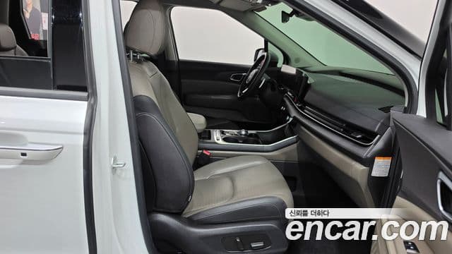 Kia Carnival 2024 — Photo 9/33