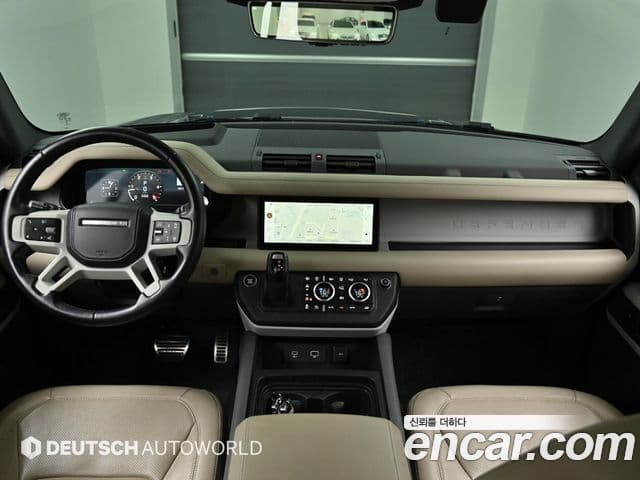 Land Rover Defender 2021 — Photo 15/20