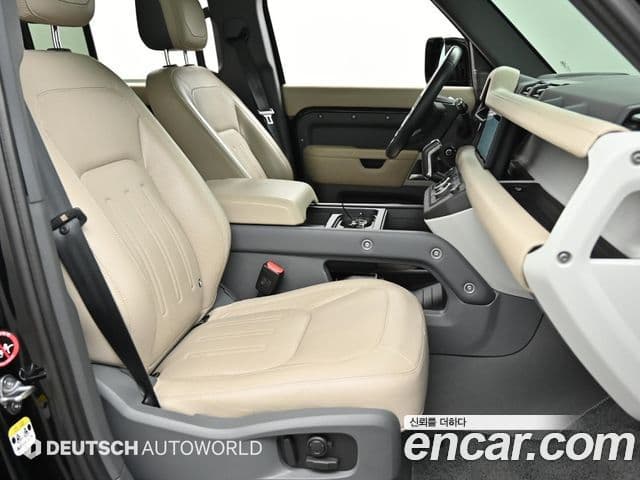 Land Rover Defender 2021 — Photo 10/20