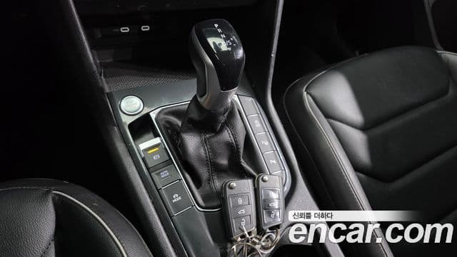 Volkswagen Tiguan 2023 — ფოტო 28/33
