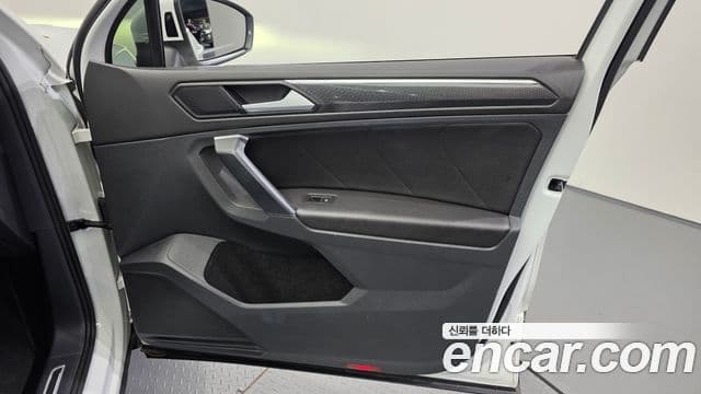 Volkswagen Tiguan 2023 — ფოტო 2/33