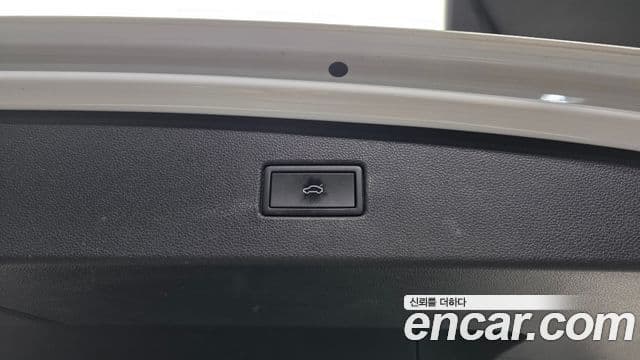 Volkswagen Tiguan 2023 — ფოტო 14/33