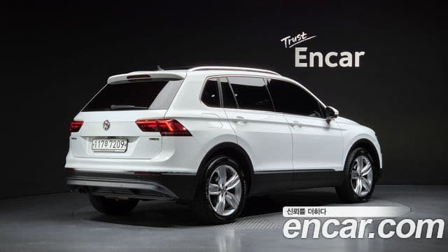 Volkswagen Tiguan 2020 — Photo 8/20