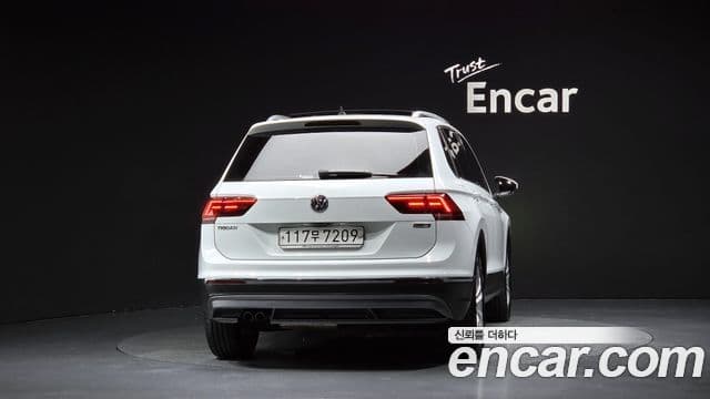 Volkswagen Tiguan 2020 — Photo 9/20