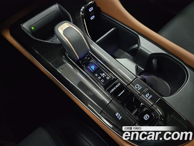 Toyota Crown Crossover 2025 — Фото 7/18