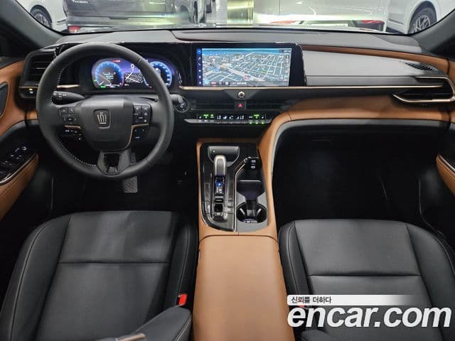 Toyota Crown Crossover 2025 — Фото 12/18