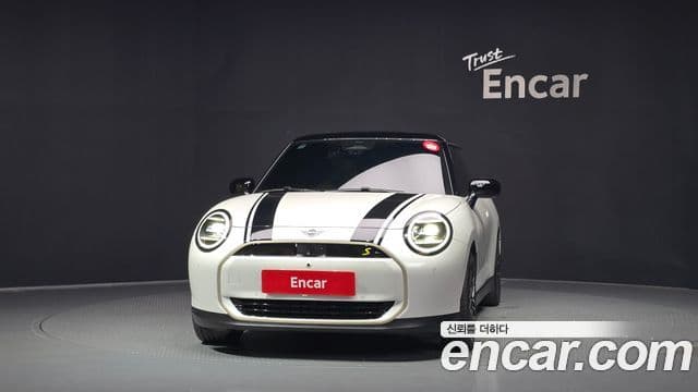 Mini Cooper Electric 2024 — ფოტო 31/35