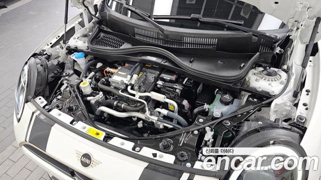 Mini Cooper Electric 2024 — ფოტო 16/35