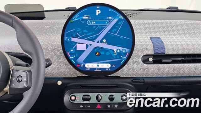 Mini Cooper Electric 2024 — ფოტო 21/35