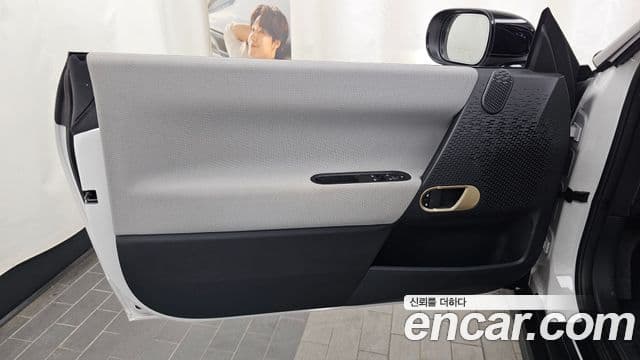 Mini Cooper Electric 2024 — ფოტო 20/35