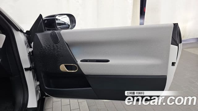 Mini Cooper Electric 2024 — ფოტო 25/35