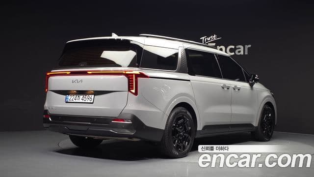 Kia Carnival 2025 — Photo 18/20