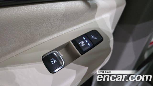 Kia Carnival 2025 — Photo 2/20