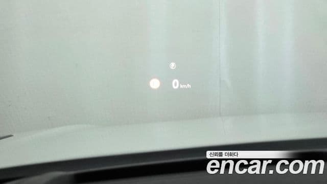 Land Rover Range Rover Velar 2019 — Şəkil 28/37