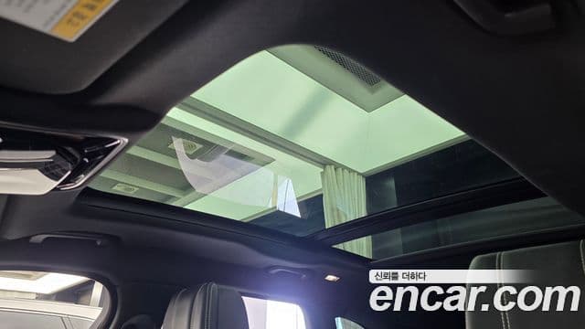 Land Rover Range Rover Velar 2019 — Şəkil 7/37